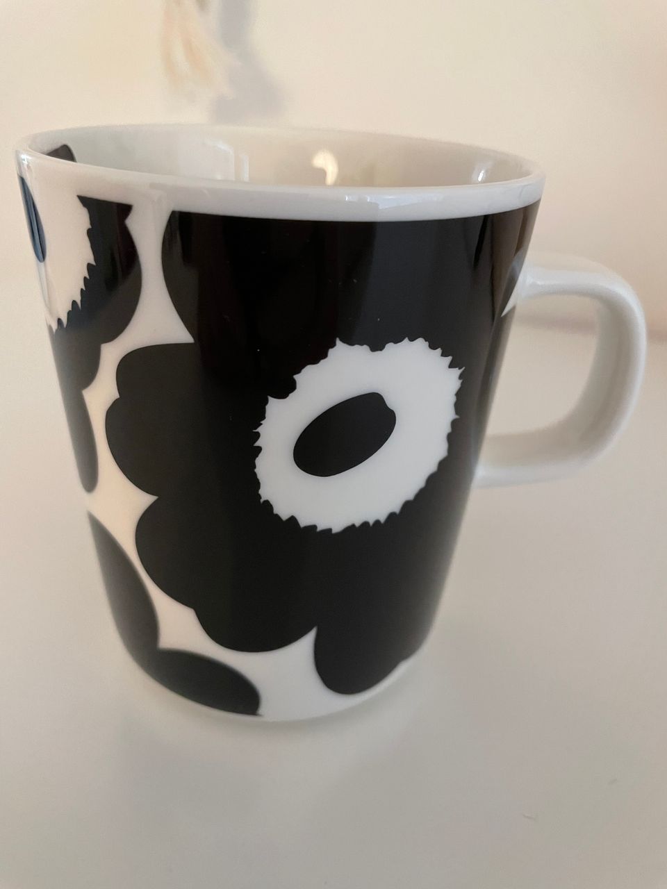 Marimekko unikko-muki (musta-valk.)