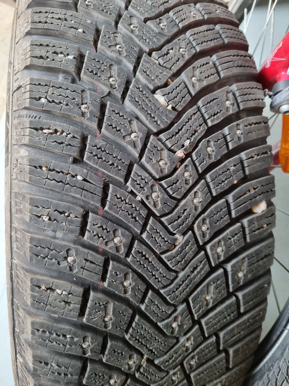 Nastarenkaat Continental 235/55/R18