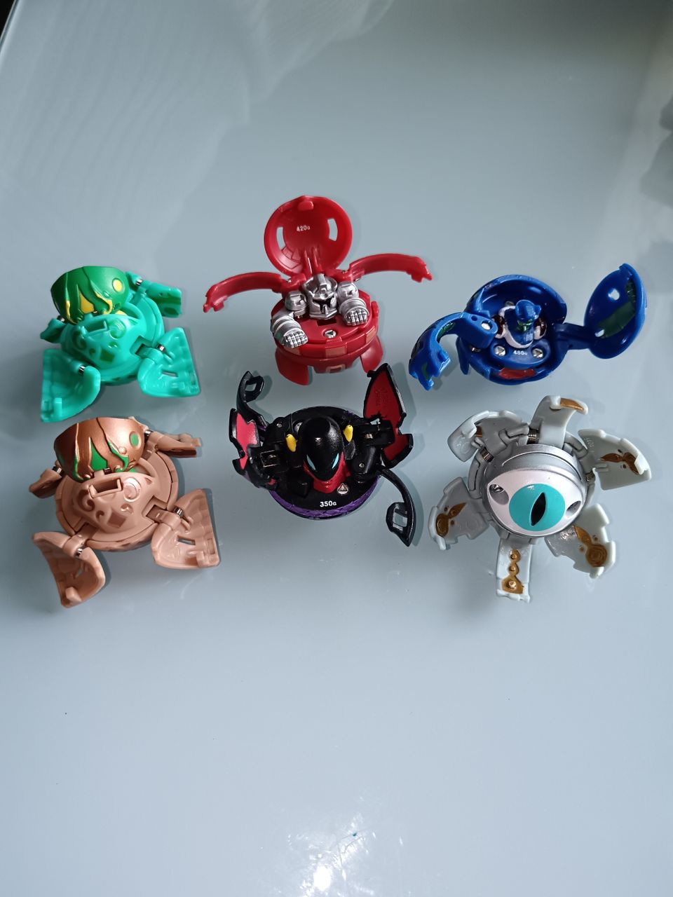 Bakugan figurit