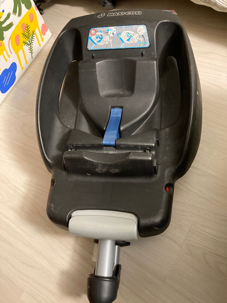 MaxiCosi telakka isofix kiinnityksellä