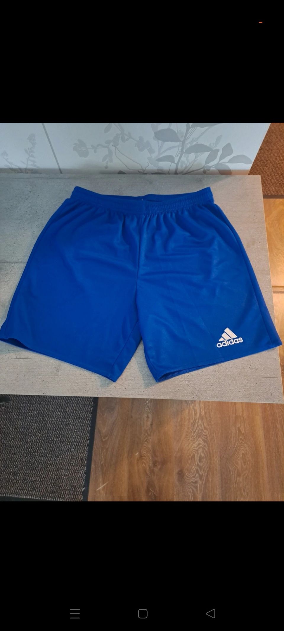 Adidas shortsit