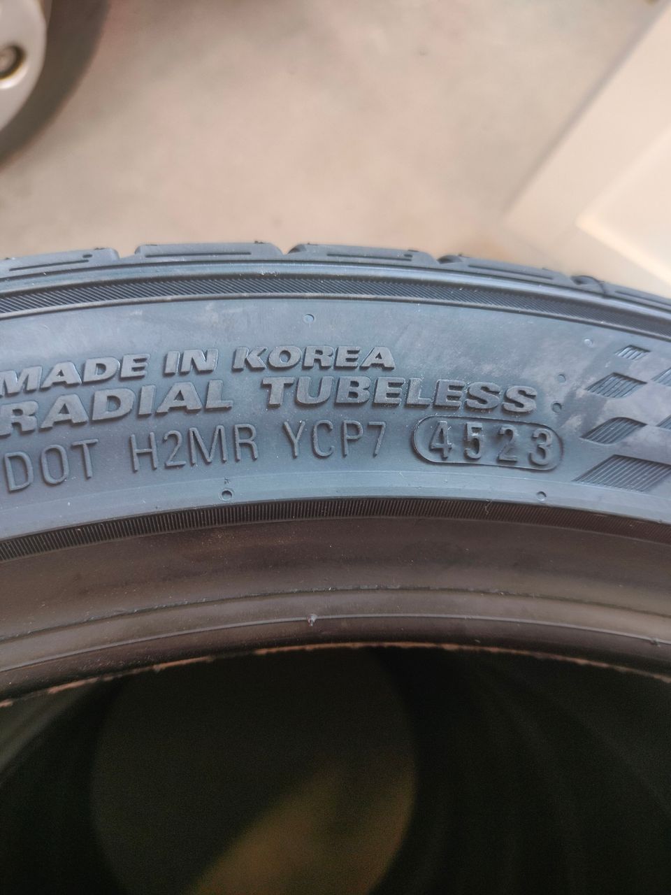 275/35 ZR20 XL KUMHO Renkaat *KÄYTTÄMÄTTÖMÄT*