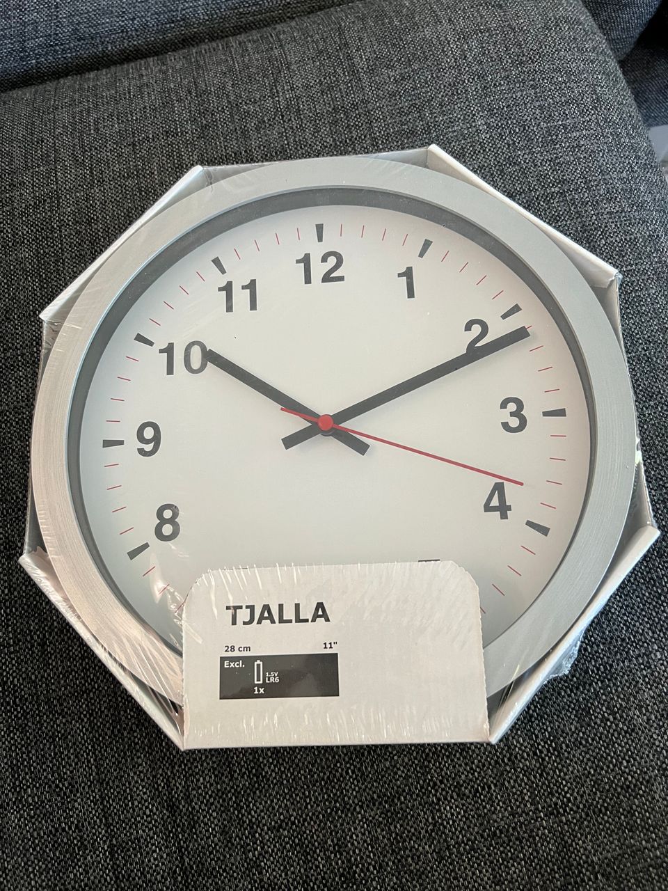 Ikea TJALLA seinäkello