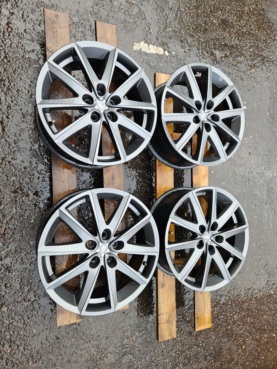 Fondmetal 17x7 et48 subaru/toyota