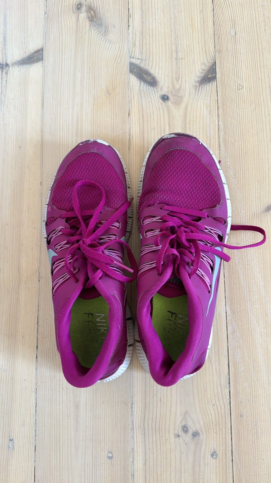 Nike free run pinkit lenkkarit