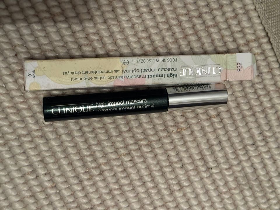 Clinique high impact mascara musta