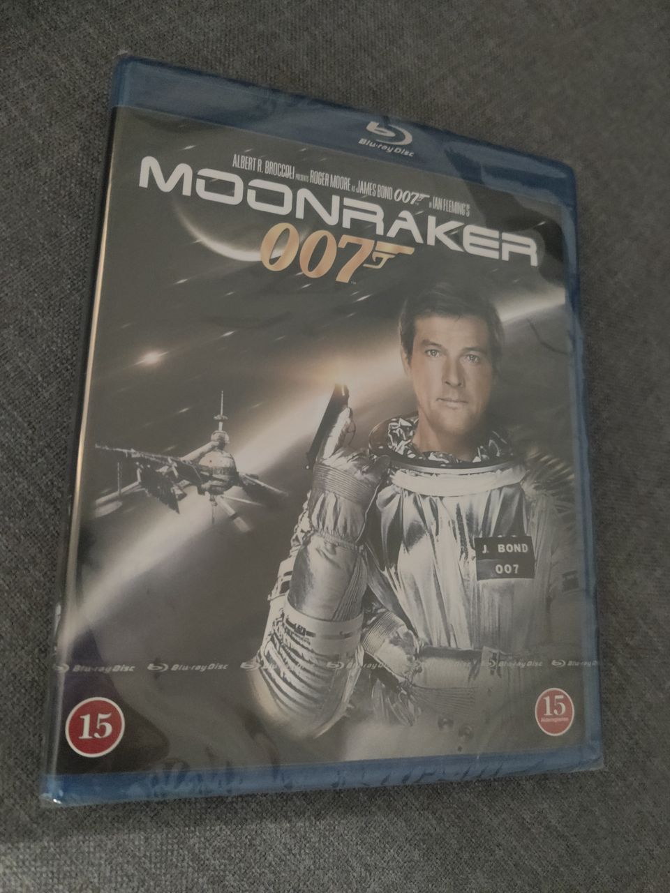 James Bond 007 Moonraker. Muoveissa.