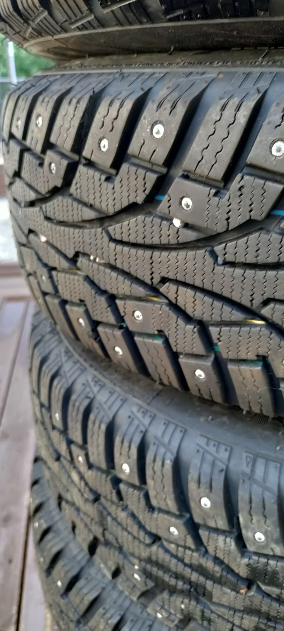 Talvirenkaat 195/65R15