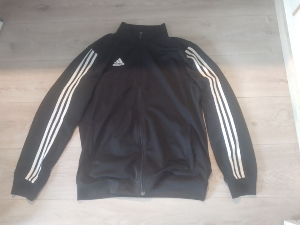 Adidas verkkatakki