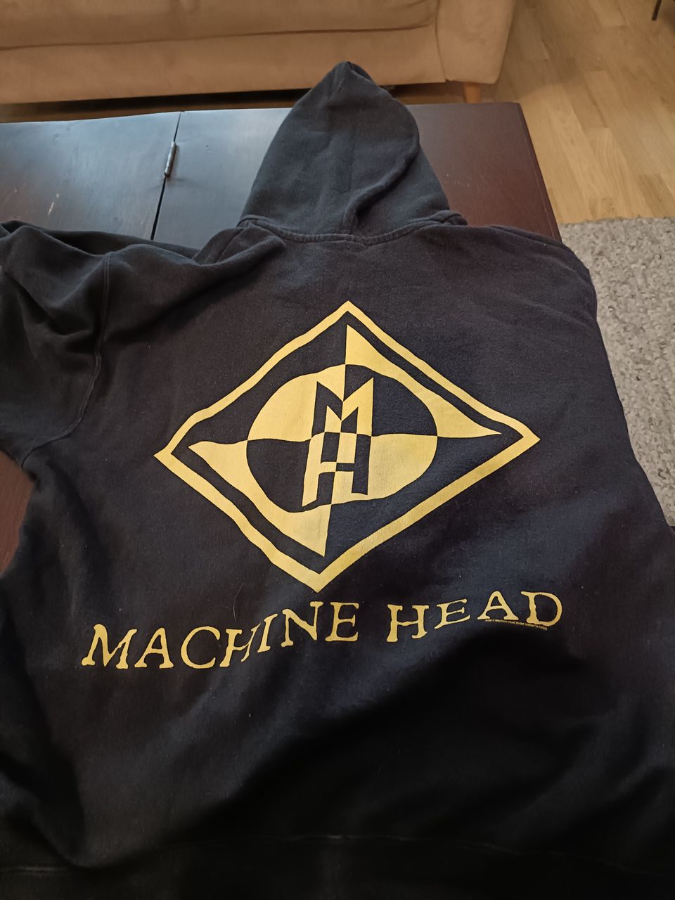 Machine head huppari