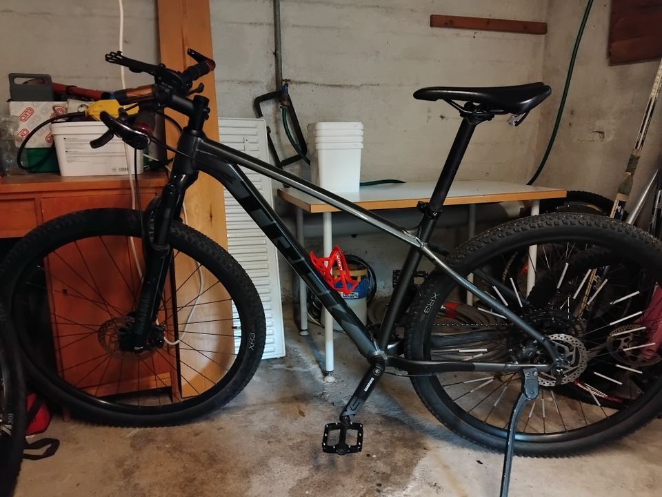 Trek x-caliber 8