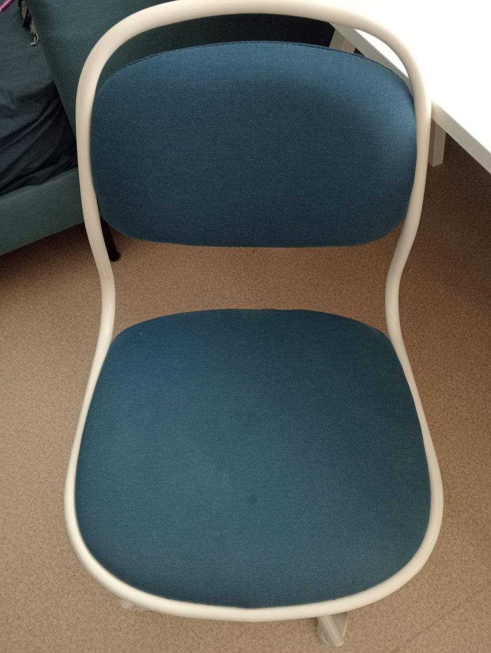 Säädettävä korkeudeltaan toimistotuoli/Adjustable Height Office Chair