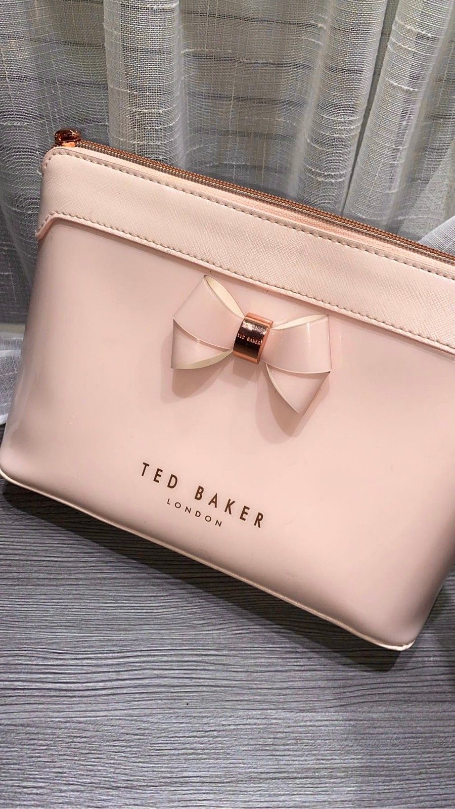 Iso Ted Baker meikkipussi