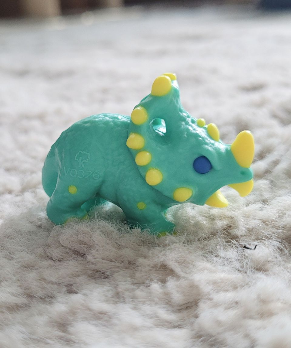 Kinder Joy Sinoceratops