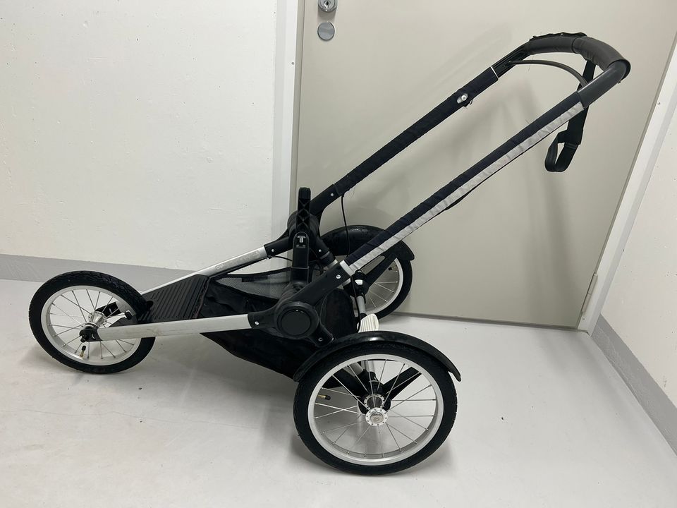 Bugaboo Runner runko + Donkey adapterit