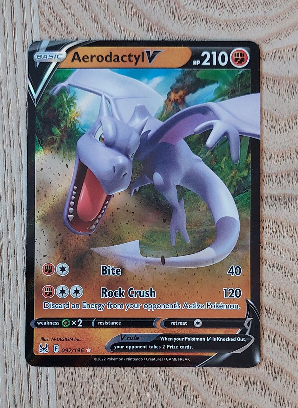 Pokemon kortti Aerodactyl V 092/196 holo