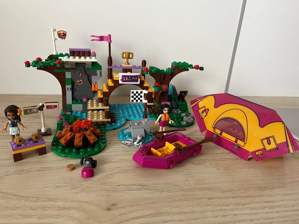 Lego Friends seikkailuleirin koskenlasku