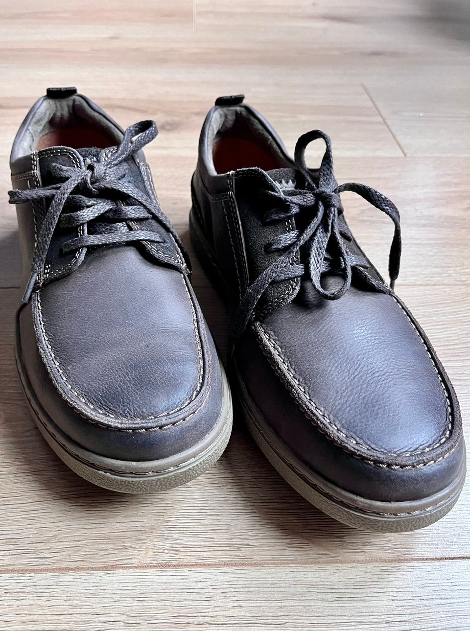 Clarks nahkaken, koko 42