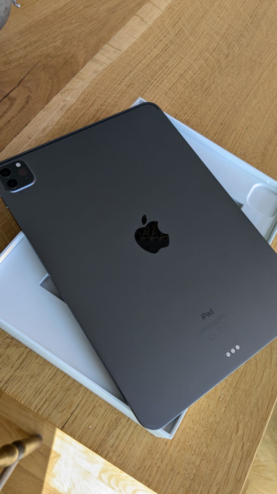 Apple iPad Pro 11.0 (3. sukupolvi 2021) M1, Wi-Fi 256GB Tähtiharmaa