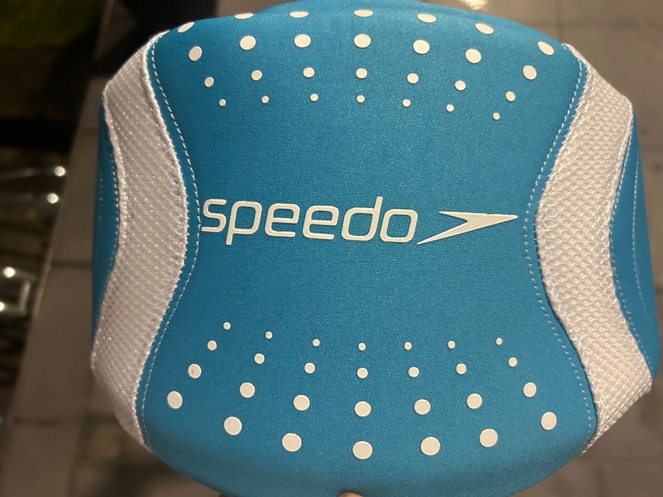 Uusi Speedo vesijuoksuvyö