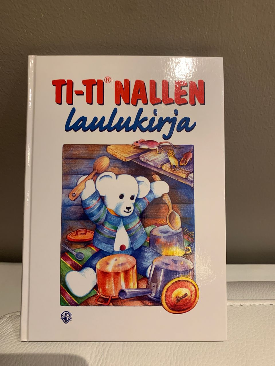 Ti-ti- Nallen laulukirja 110 laulua Uudenveroinen