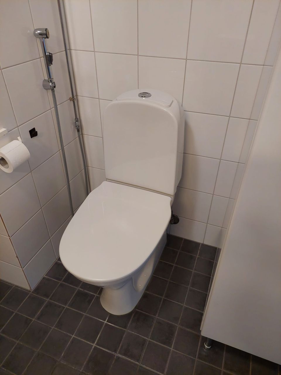 Myydään Gustavsberg wc-istuin.