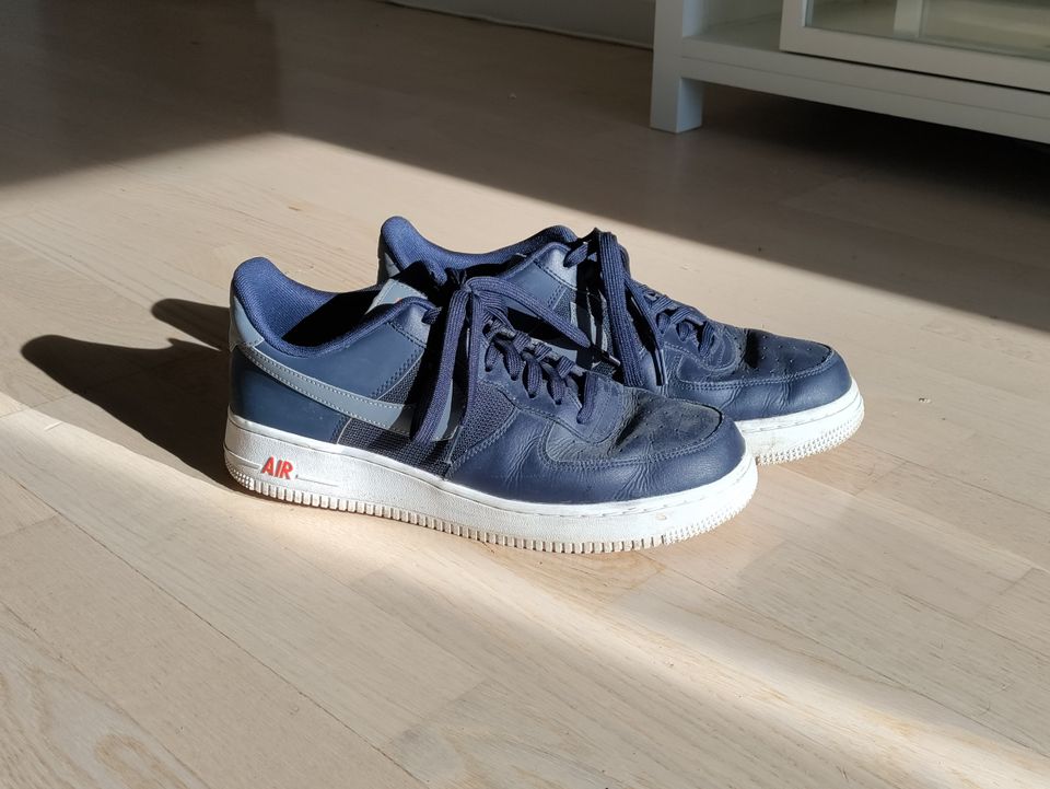 Nike Air Force 1 '07 LV8 Men's Shoe