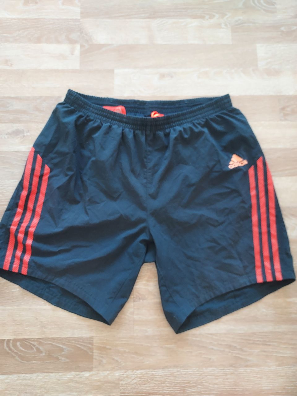 Adidas supernova treenishortsit M