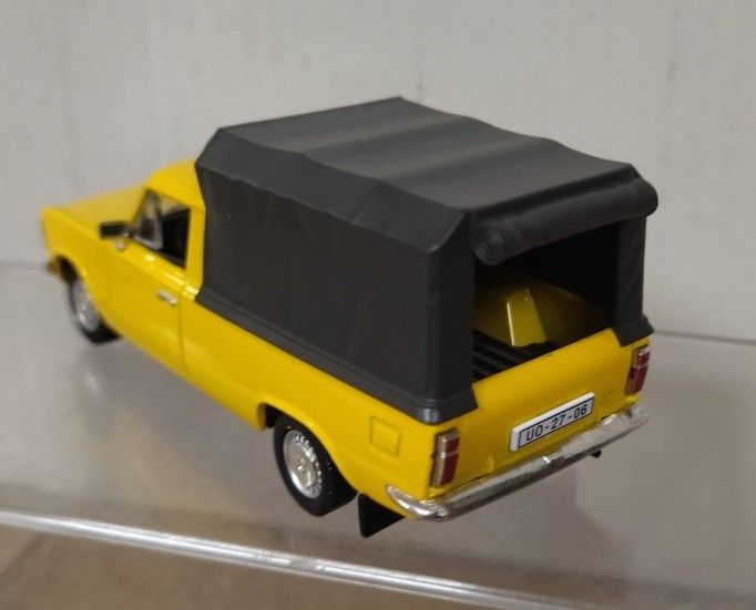 1975 Polle lava-auto 1:43 Polski Fiat pick up 125 P 125P metal pienoismalli