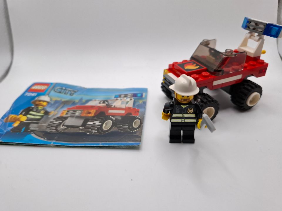 Lego City 7241 palomiehen auto