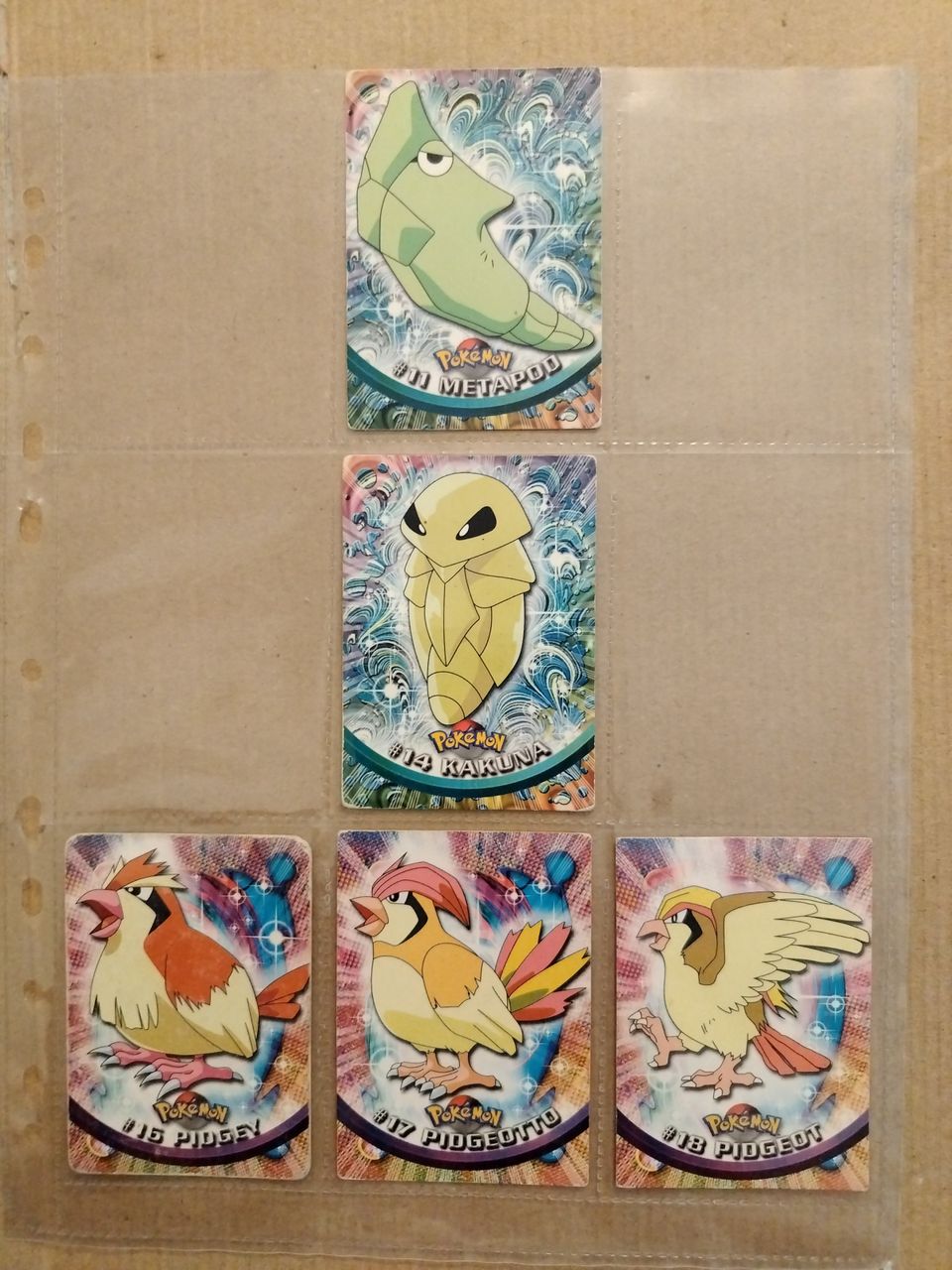 Topps 1999 ja 2000 Pokemon kortteja