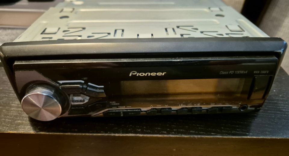 Pioneer  autosoitin usb aux