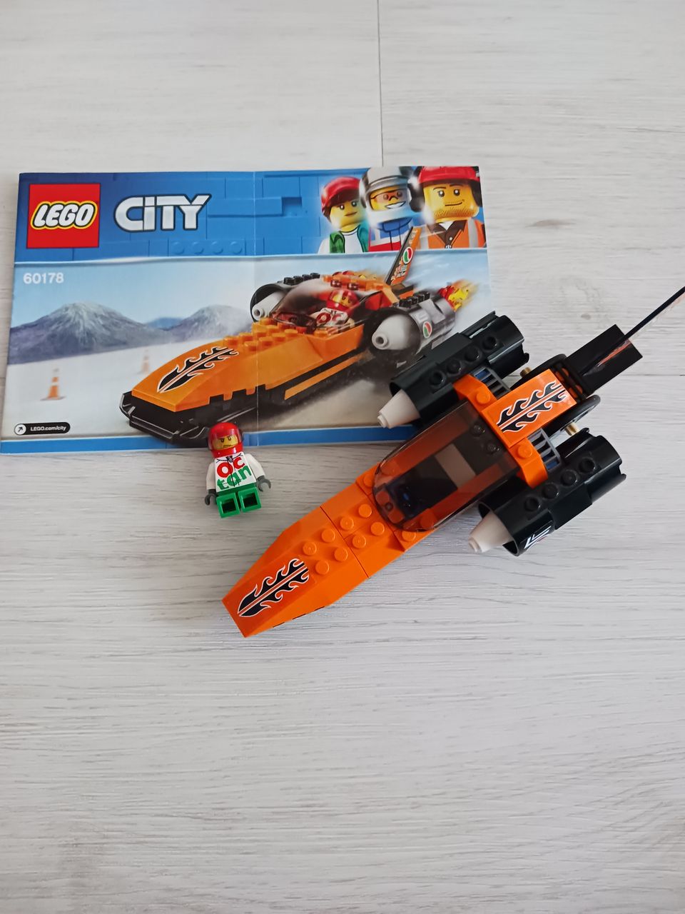 LEGO City 60178 Nopeusennätysauto