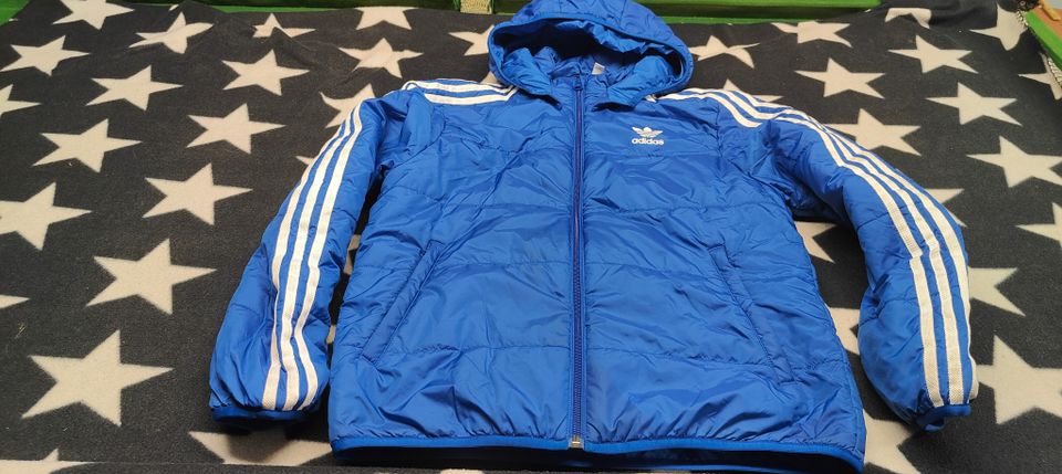 Adidas kevyt toppatakki 158 siisti