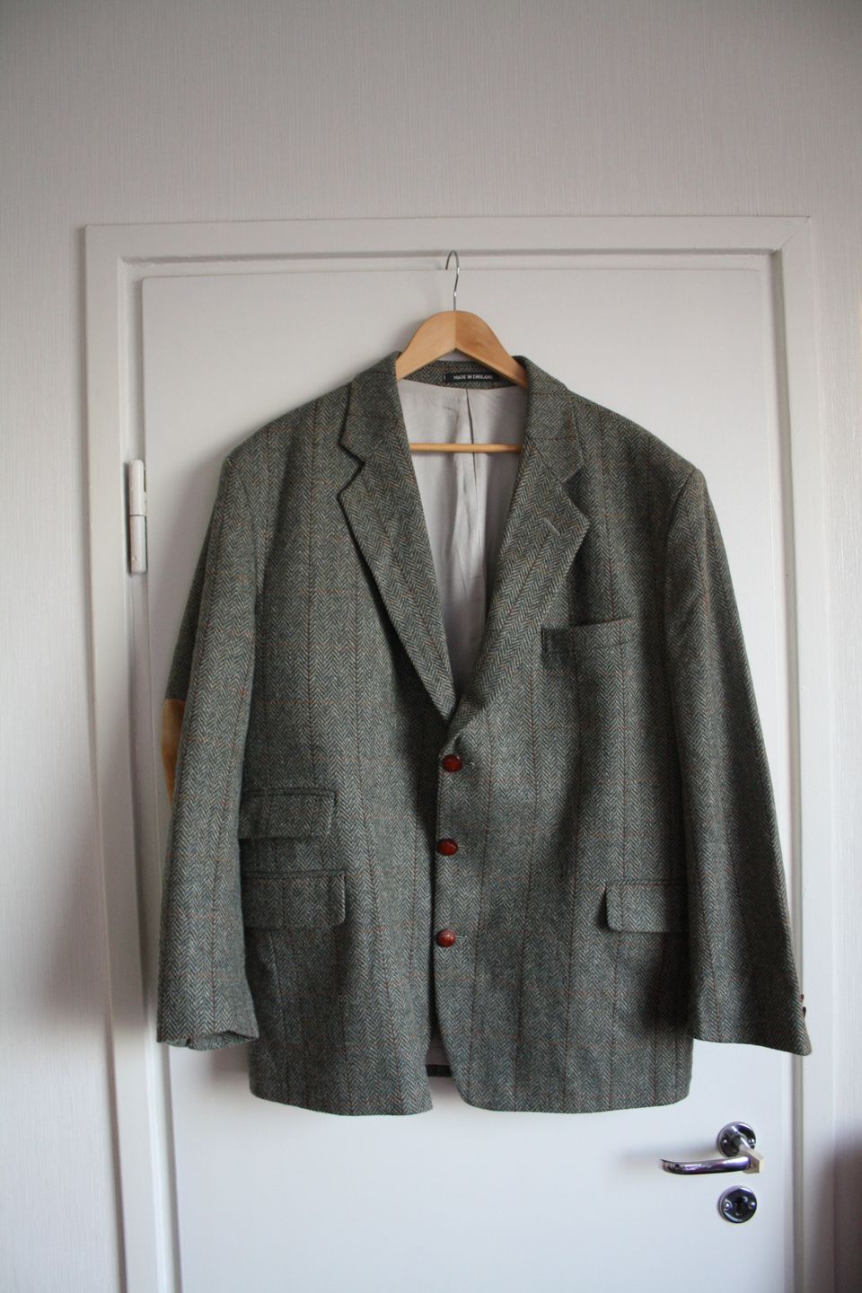 Review tweed-takki, Made in England