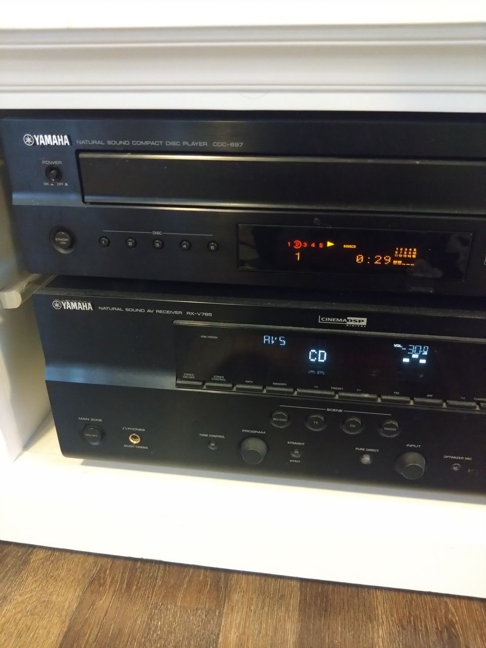 Yamaha cdc-697 5-levyn cd-soitin