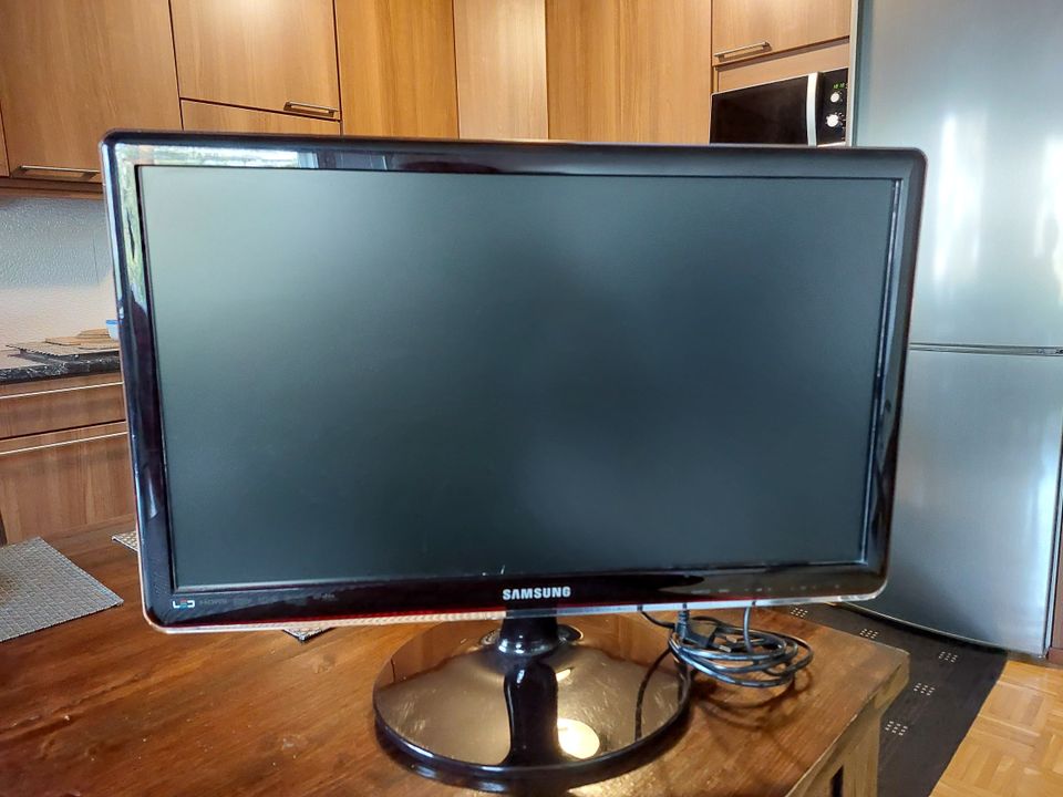 Samsung T23A350 23" näyttö