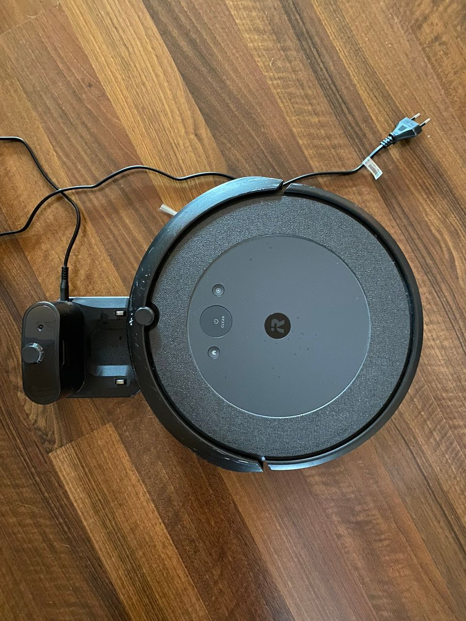 Roomba iRobot i1 -robottipölynimuri