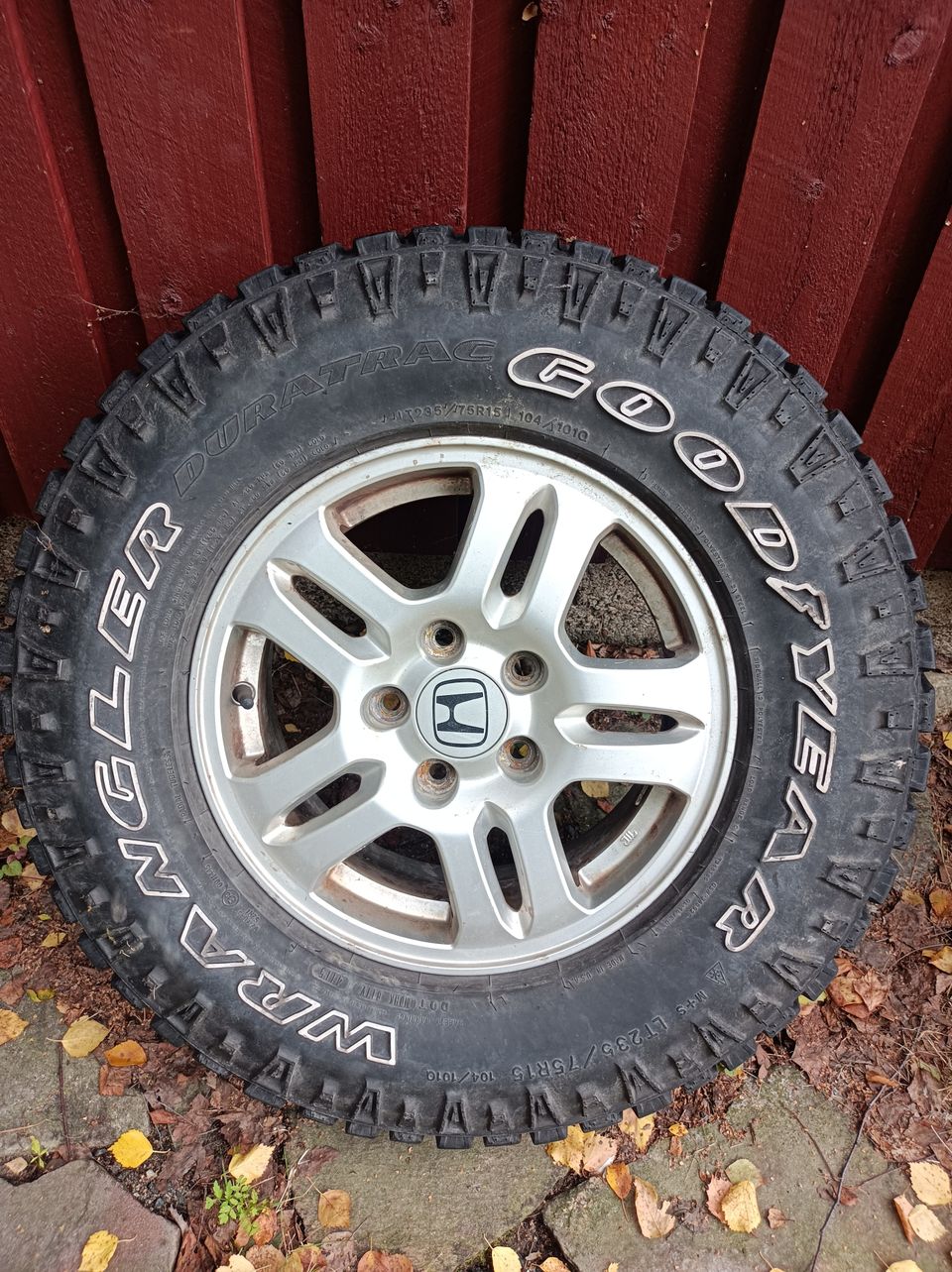 Goodyear Wrangler 235/75/15 maastorenkaat