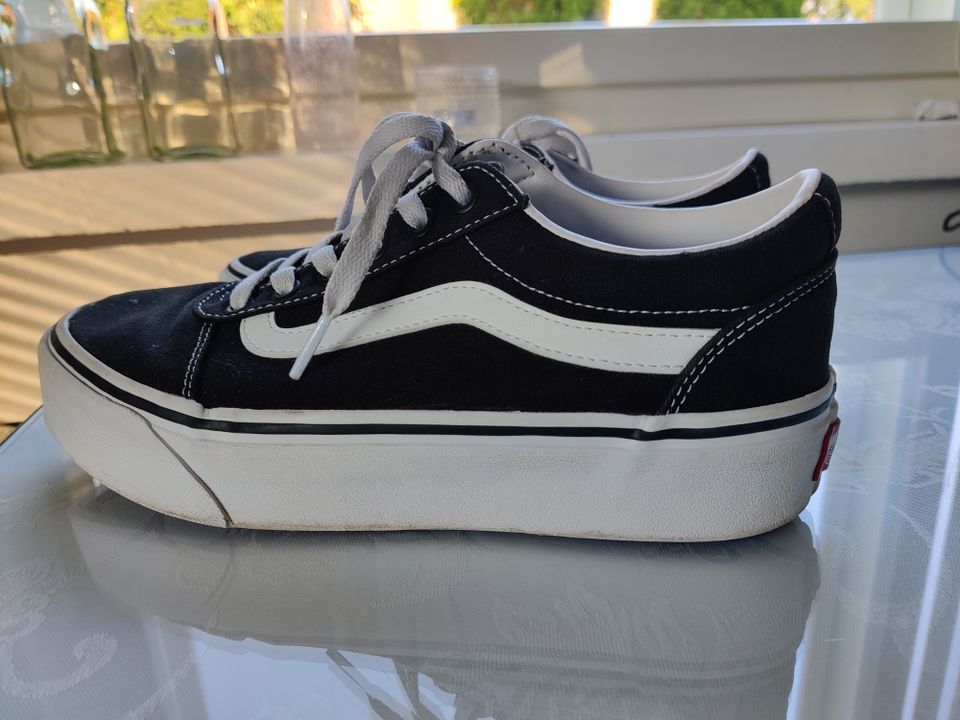 Vans women's platform