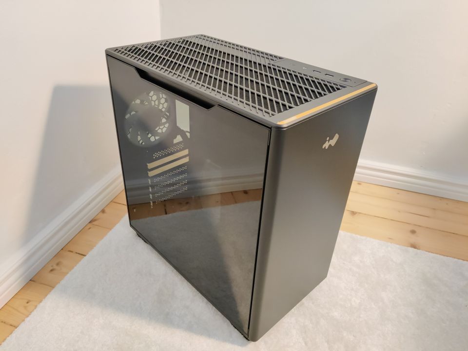 InWin A5 tietokoneen kotelo musta