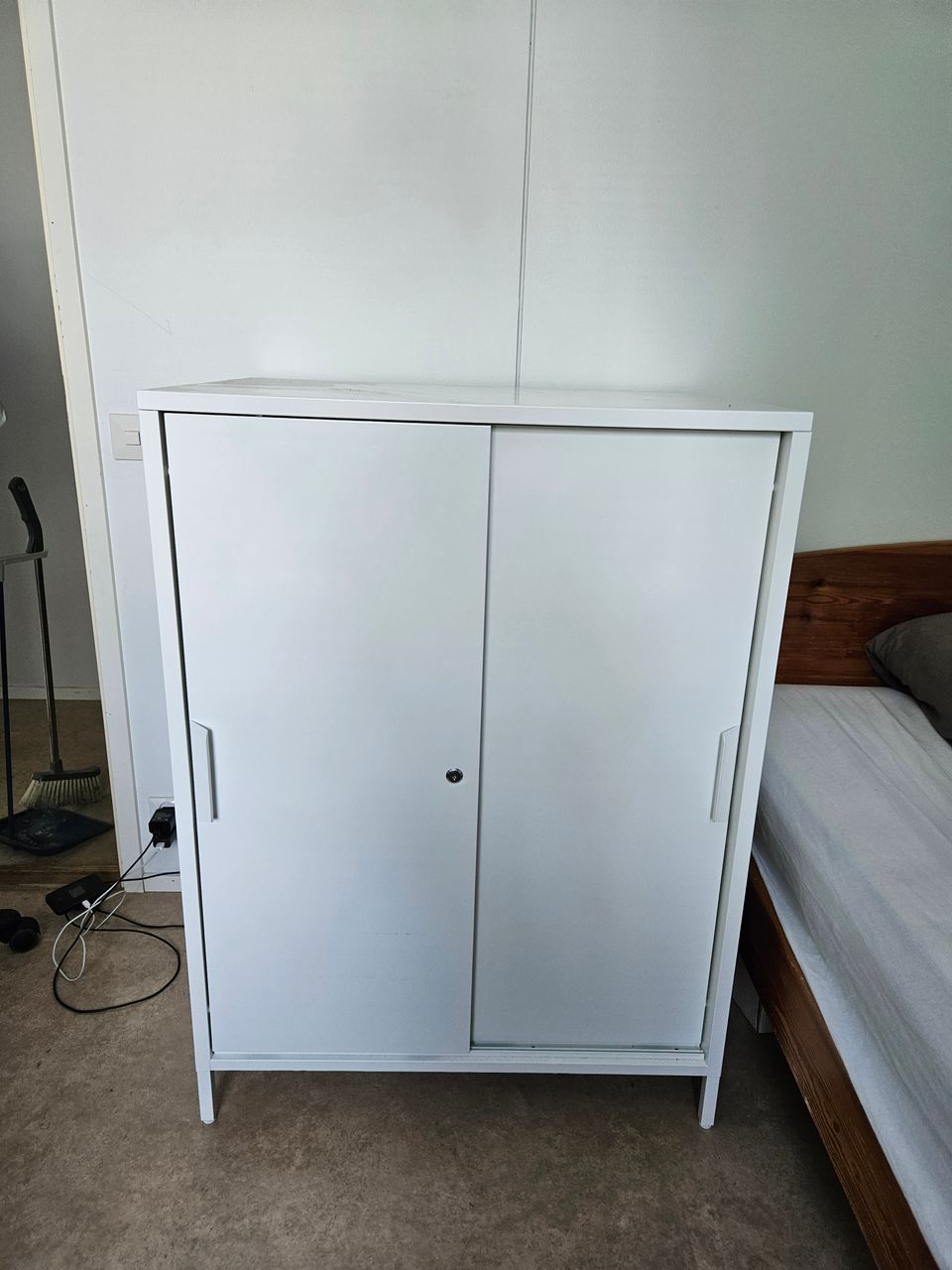 TROTTEN Sliding door cabinet, white, 80x55x110 cm