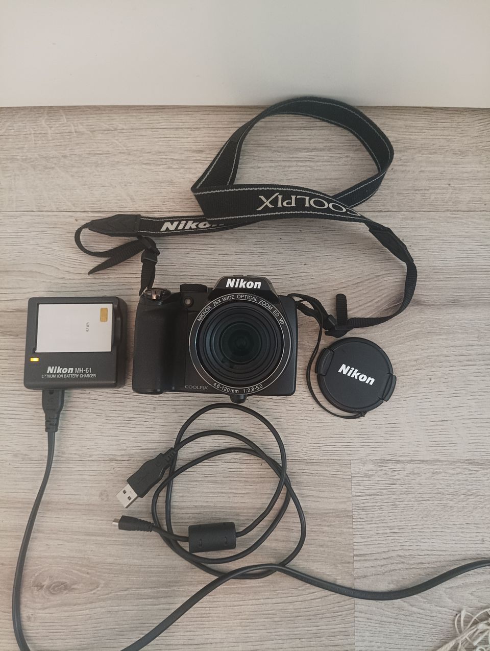 Nikon Coolpix P100