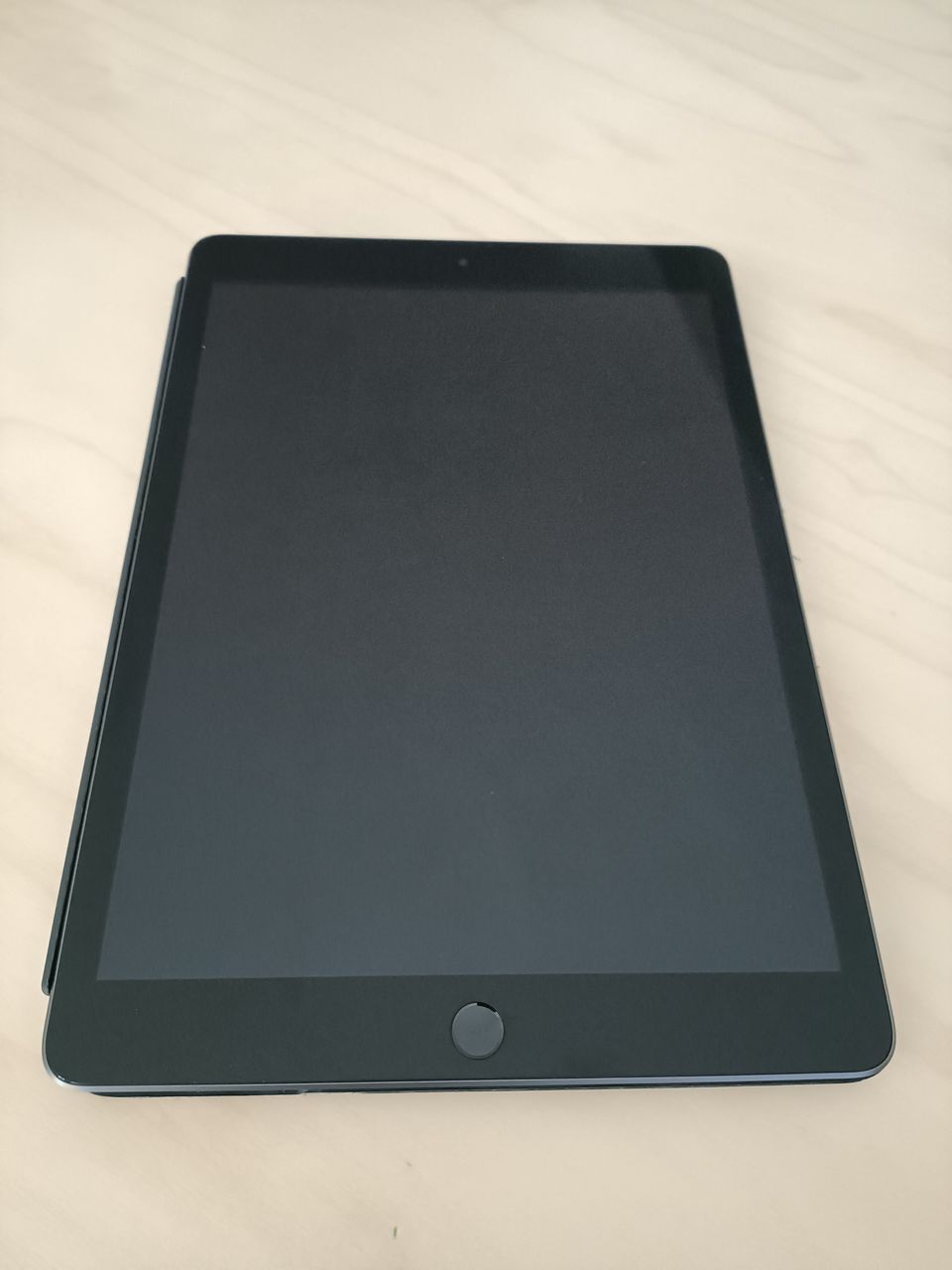 Apple iPad 64 Gt WiFi 2021 10", kuljetusmahdollisuus