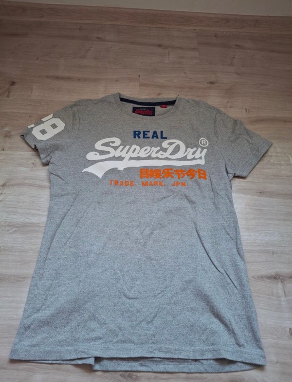 Superdry t paita