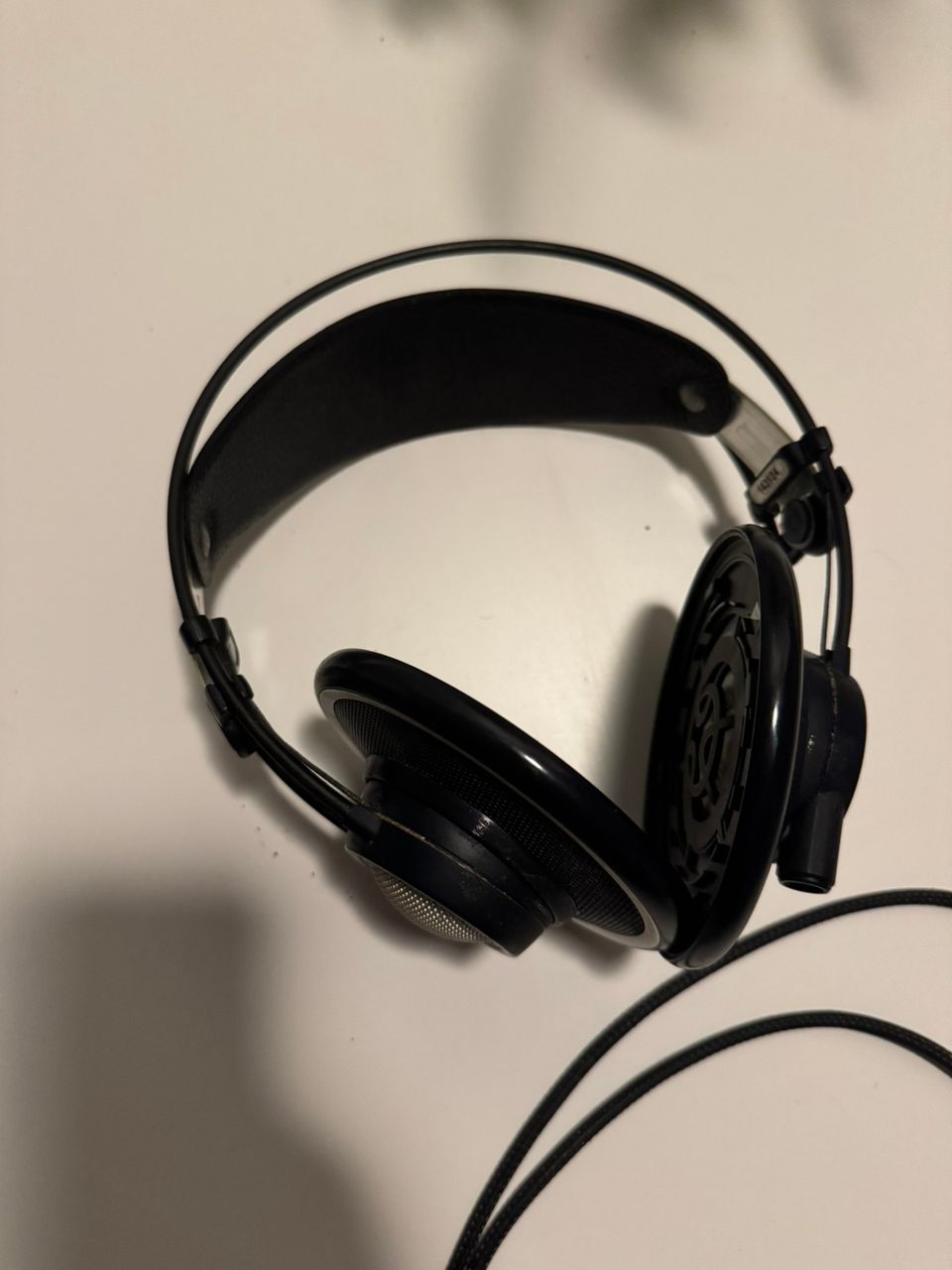 AKG K 702 (Ilman korvatyynyjä)