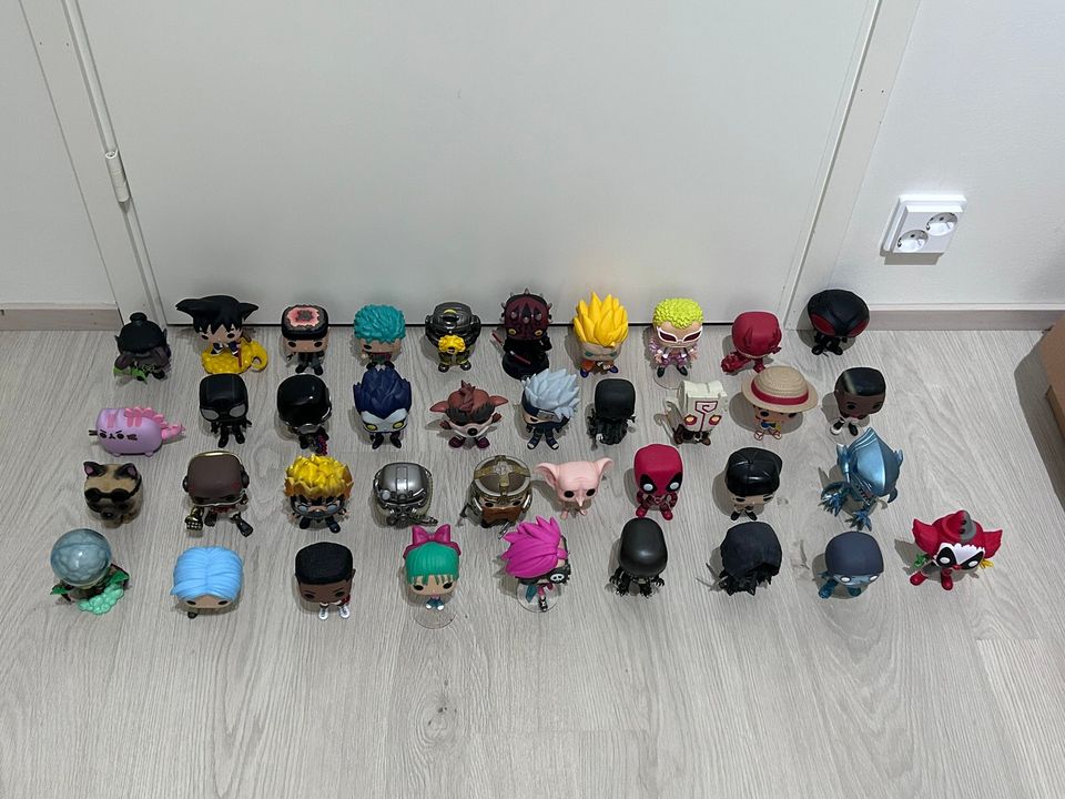 38kpl Funko poppeja