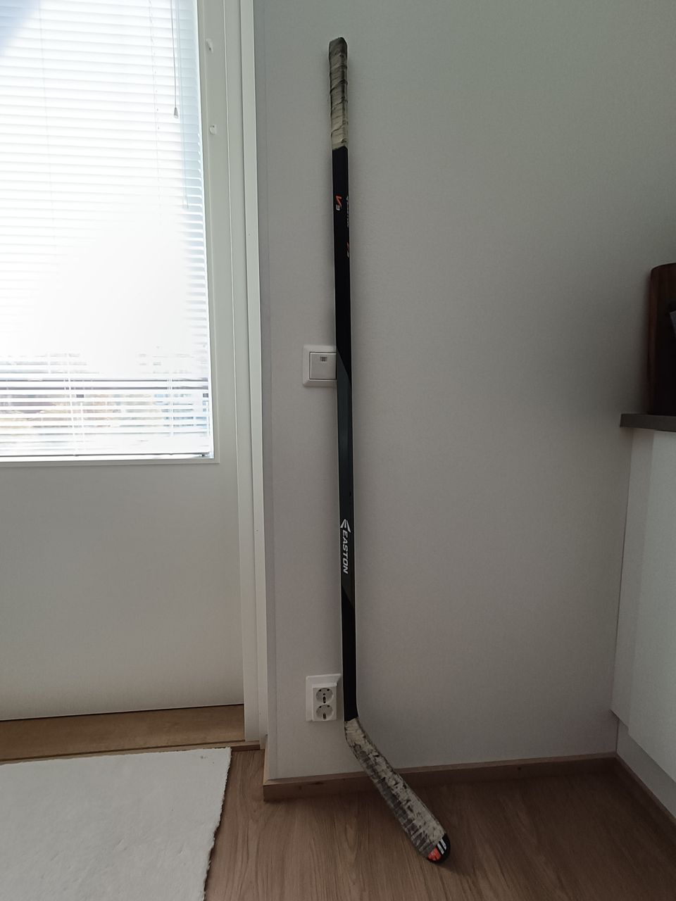 Easton V3 jääkiekkomaila