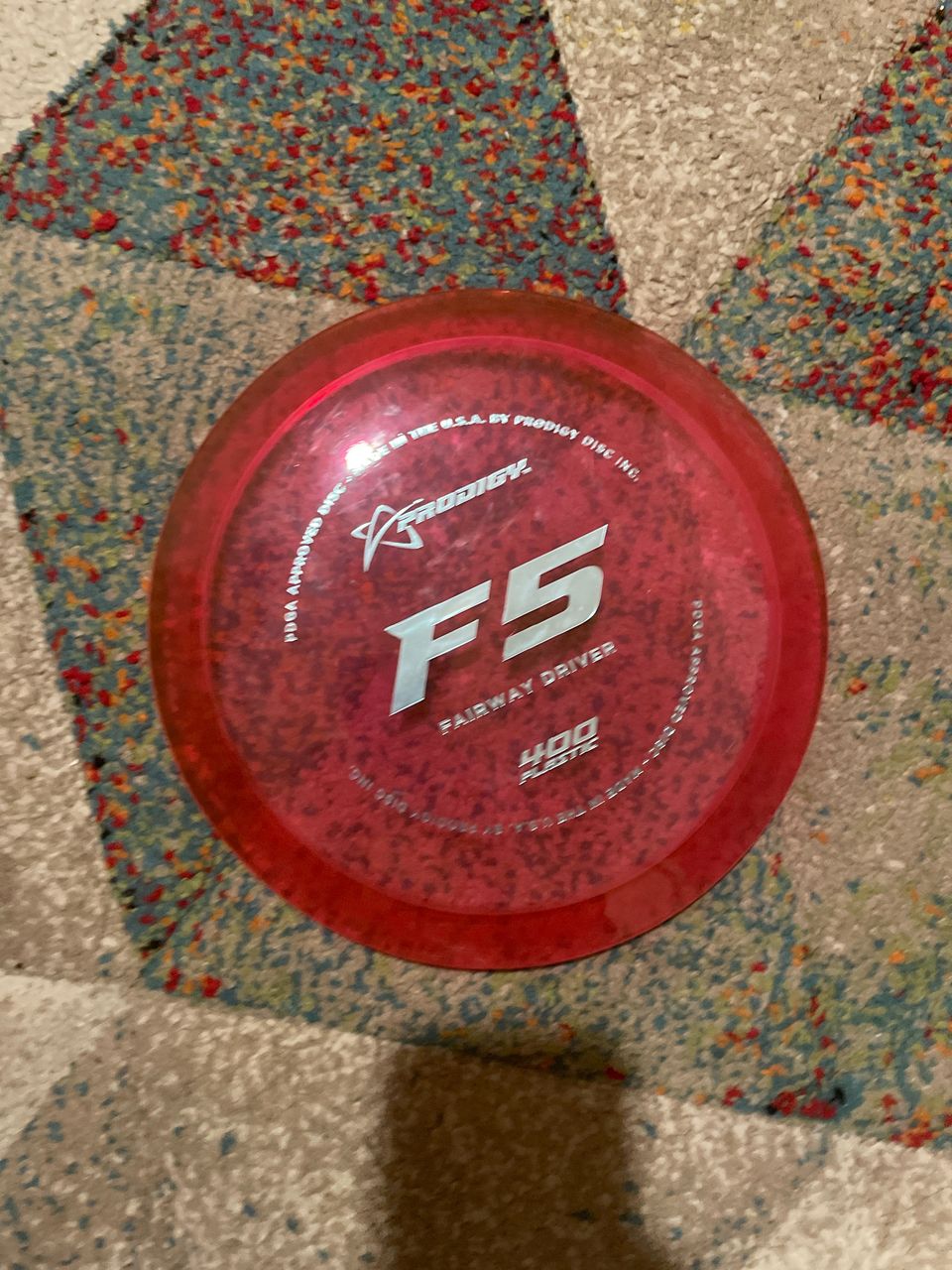 Myydään frisbee