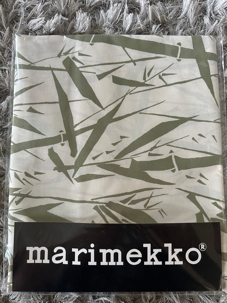 Uusi Marimekko pöytäliina 140x240